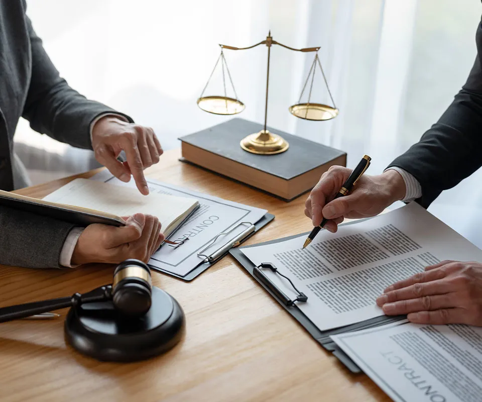 Asesoría y Consultoría Legal